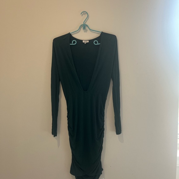 Tobi low cut dress - Picture 2 of 2